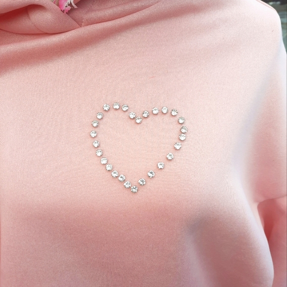 NEW💗open back  hoodie with rhinestone heart🩷!  All eyes will be on you🩷😉💋 - Picture 4 of 10